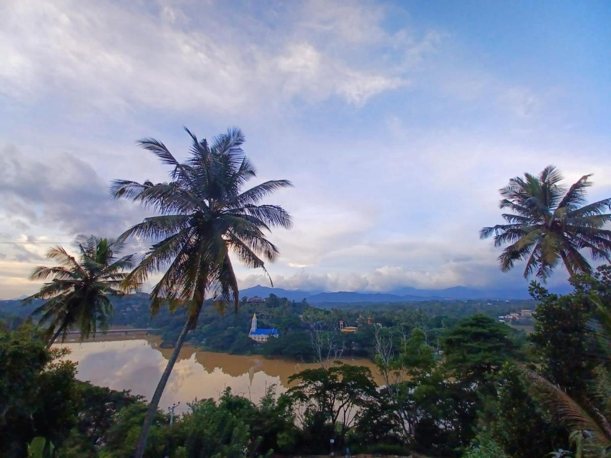 The Traveller Kandy Exterior photo